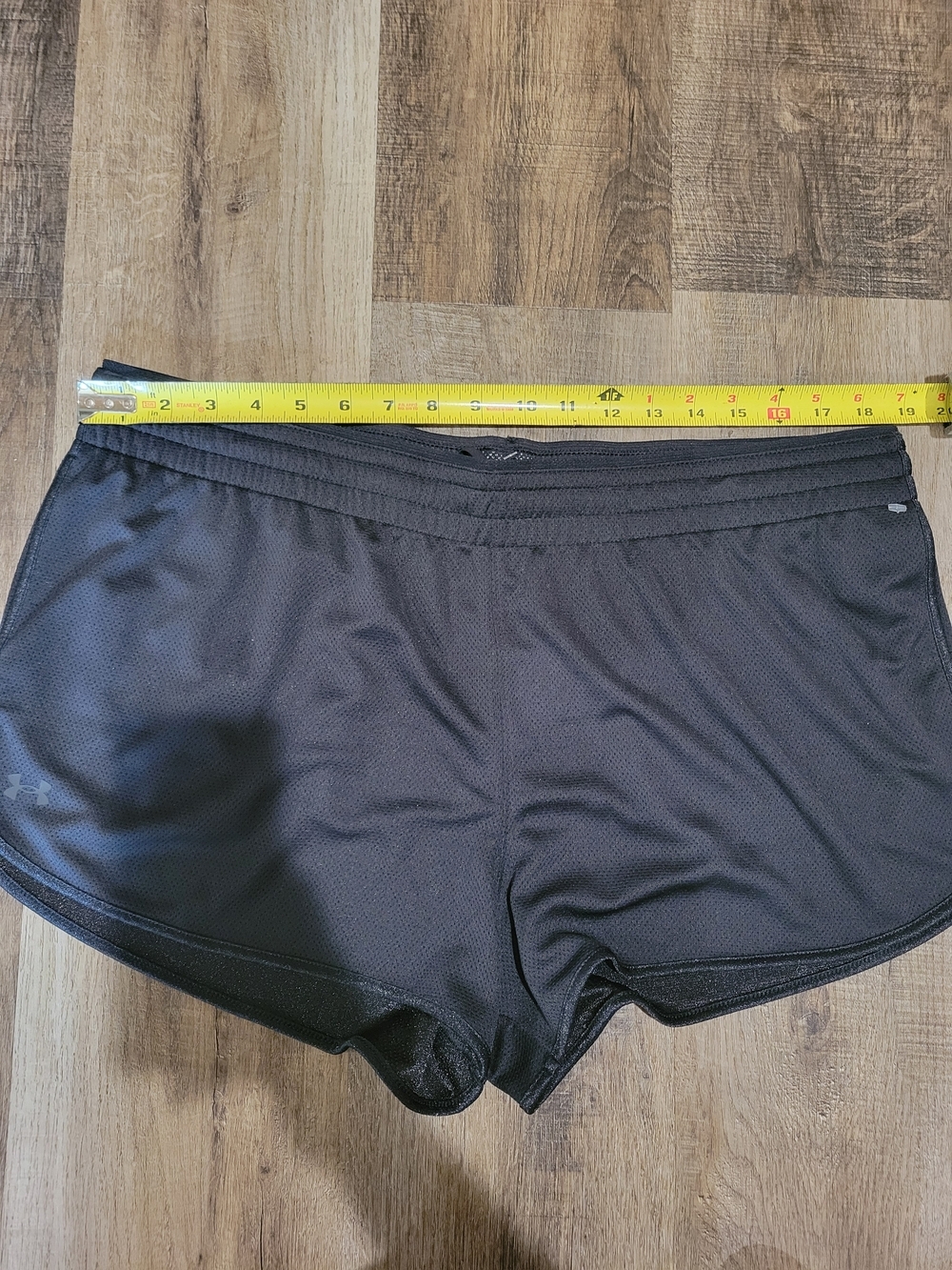 Under Armour Women's Black Mesh Running Shorts - Picture 10 of 13